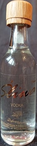 Śliwa
plum
vodka
Dębowa Polska
produced & bottled by Dębowa Polska spółka z organiczoną odpowiedzialnością sp. k., Siedlec, Poland
40%