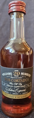 Dos Cortados
aged 20 years
Williams Humbert
Estd. 1877
aged in oak barrels
Rare Old Dry
Palo Cortado
Solera Especial
Jerez - Xérès - Sherry
21,5%
(10cl)