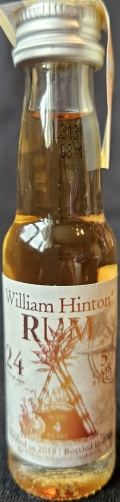 William Hinton &reg;
Rum
24 days of rum
5 cask blend
Aged 4 years
Distilled in 2018
Bottled in 2023
Made from 100% sugar cane juice
Product of Portugal
11
bottled by: 1423 ApS, Denmark
45%