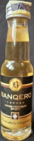 Banqero
Copper
Swiss premium spirit
Handcrafted in Switzerland
Product of Switzerland
10
Spirit Drink
bottled by: 1423 ApS, Denmark
40%
