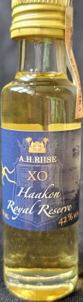 A.H.Riise
XO
Haakon
Royal Reserve
2023/16
Superior spirit drink made from premium matured rum
42%