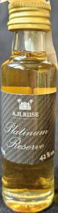 A.H.Riise
Platinum Reserve
2023/24
Superior spirit drink made from premium matured rum
42%
